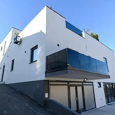 By The Sea - 21215 Appartement *