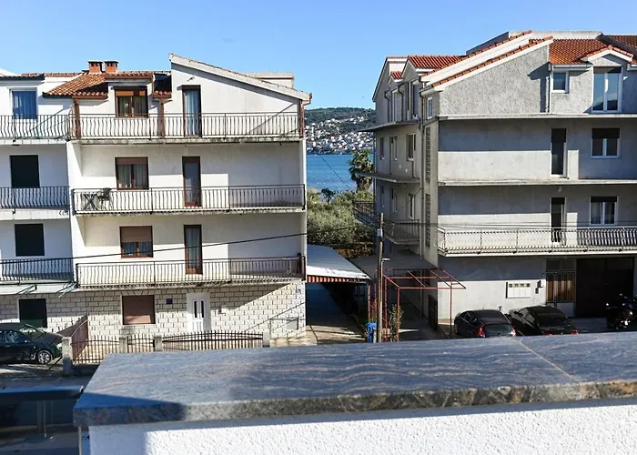 By The Sea - 21215 Appartement Trogir