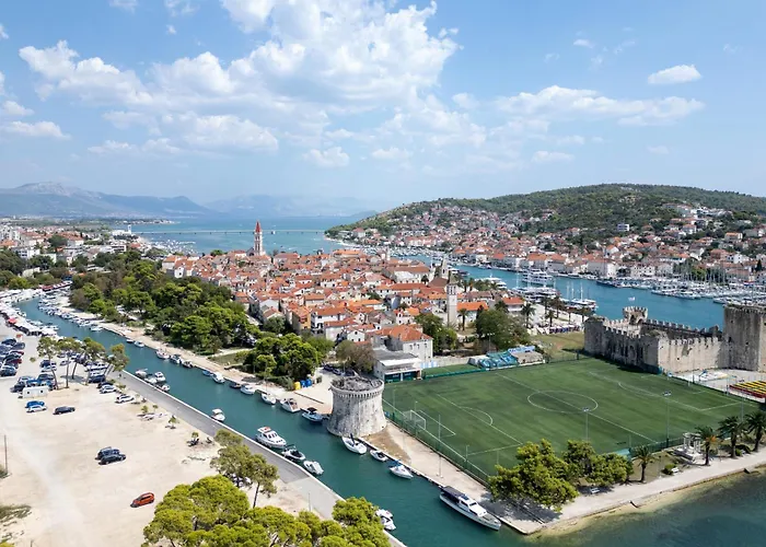 By The Sea - 21215 Trogir